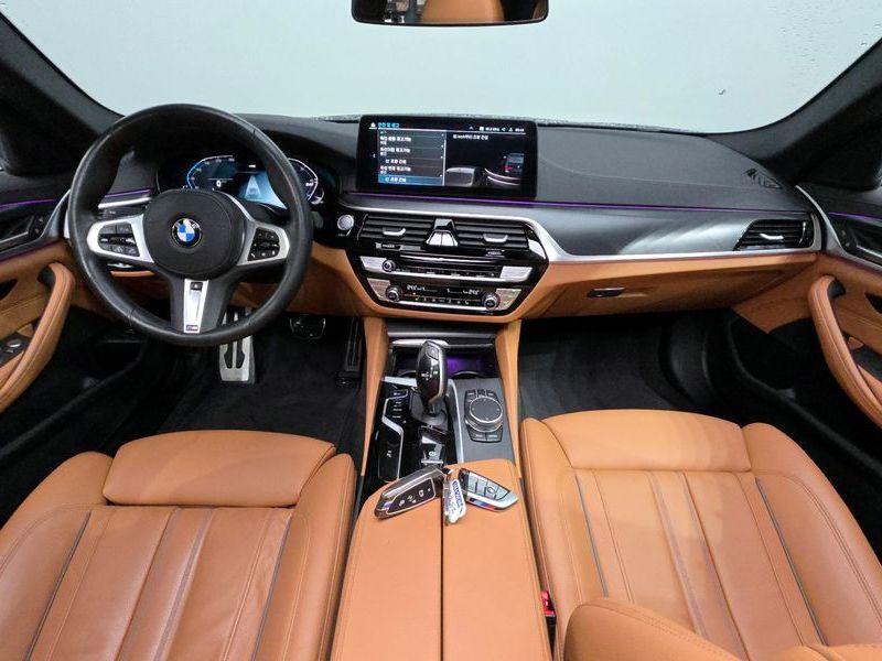 2023 BMW 5 Series 520i M Sport photo 7