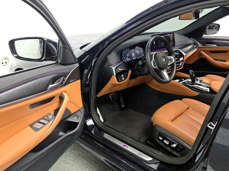 2023 BMW 5 Series 520i M Sport photo 10