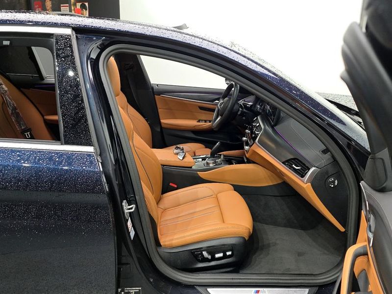 2023 BMW 5 Series 520i M Sport photo 11