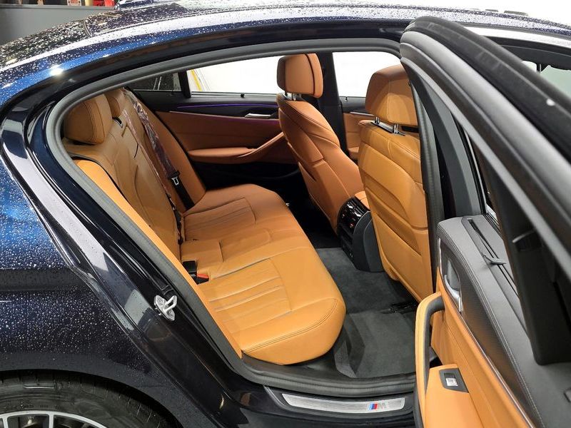 2023 BMW 5 Series 520i M Sport photo 12