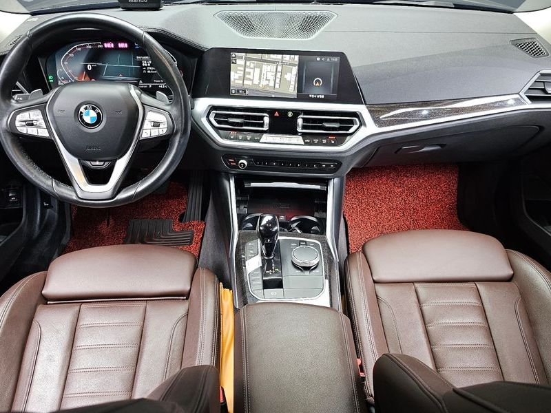2022 BMW 3 Series 320d Luxury photo 7
