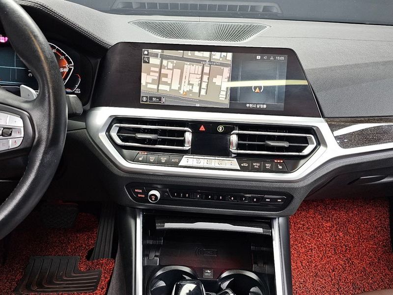 2022 BMW 3 Series 320d Luxury photo 14