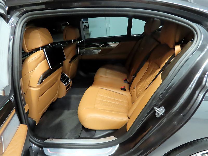 2022 BMW 7 Series 730Ld xDrive Design Pure Excellence photo 7