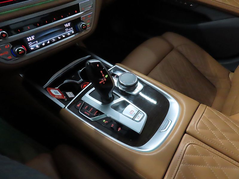 2022 BMW 7 Series 730Ld xDrive Design Pure Excellence photo 14