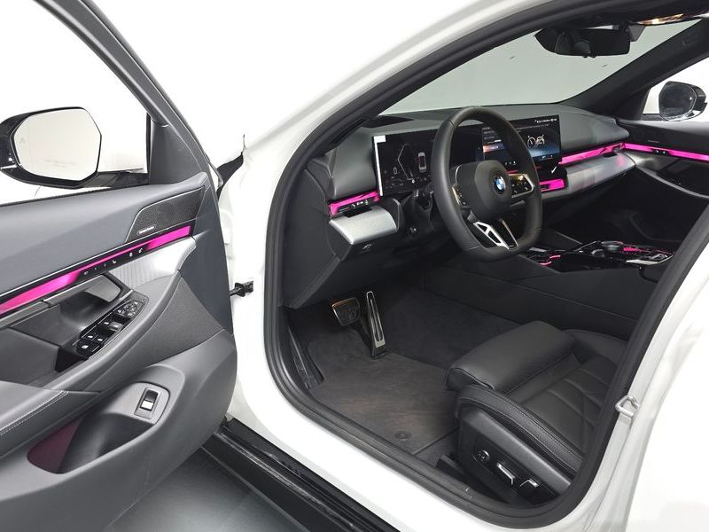 2026 BMW 5 Series 520i M Sport photo 10