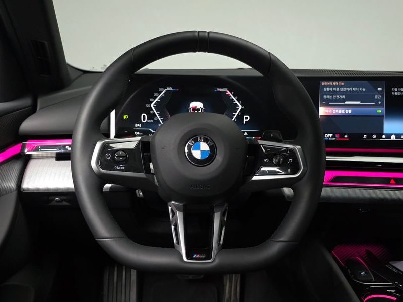 2026 BMW 5 Series 520i M Sport photo 14