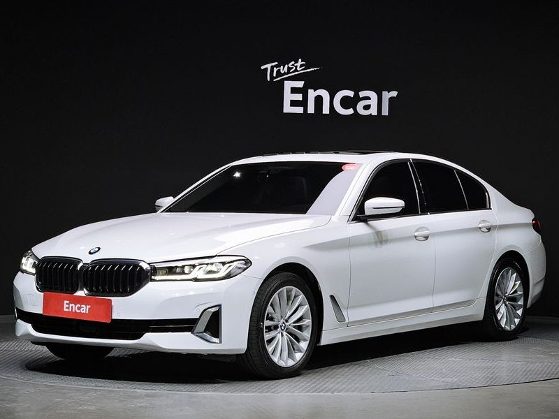 2021 BMW 5 Series 530i xDrive Luxury photo 1