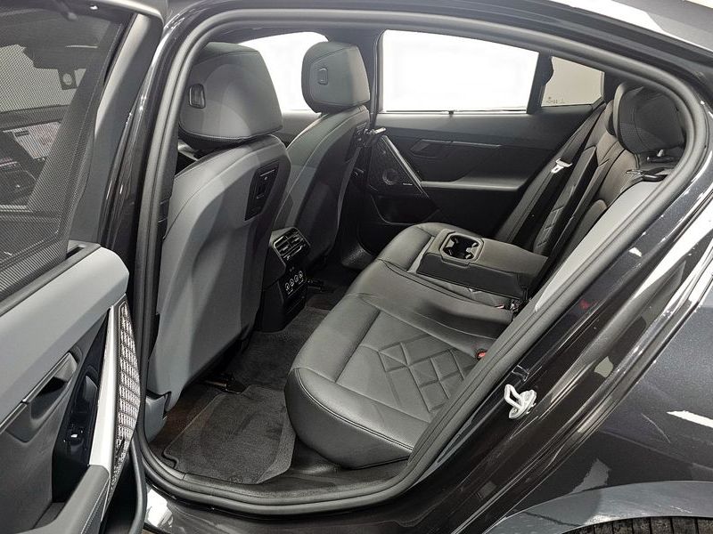 2026 BMW i5 xDrive 40 M Sport photo 11