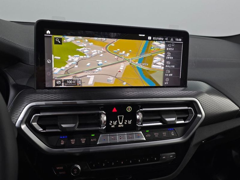 2025 BMW X4 xDrive20d M Sport photo 12