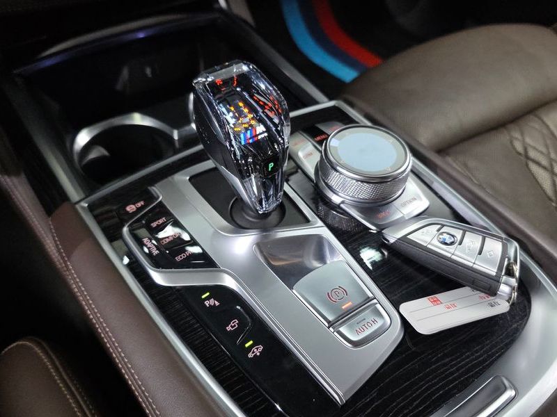 2018 BMW 7 Series 730Ld xDrive M Sport photo 9