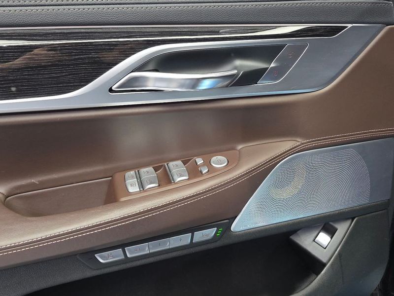 2018 BMW 7 Series 730Ld xDrive M Sport photo 12