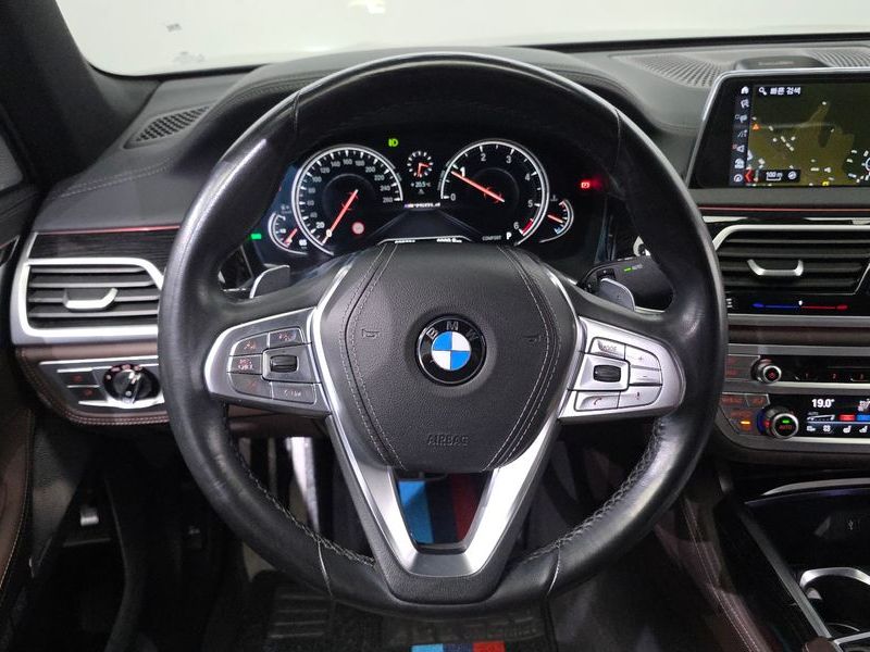 2018 BMW 7 Series 730Ld xDrive M Sport photo 13