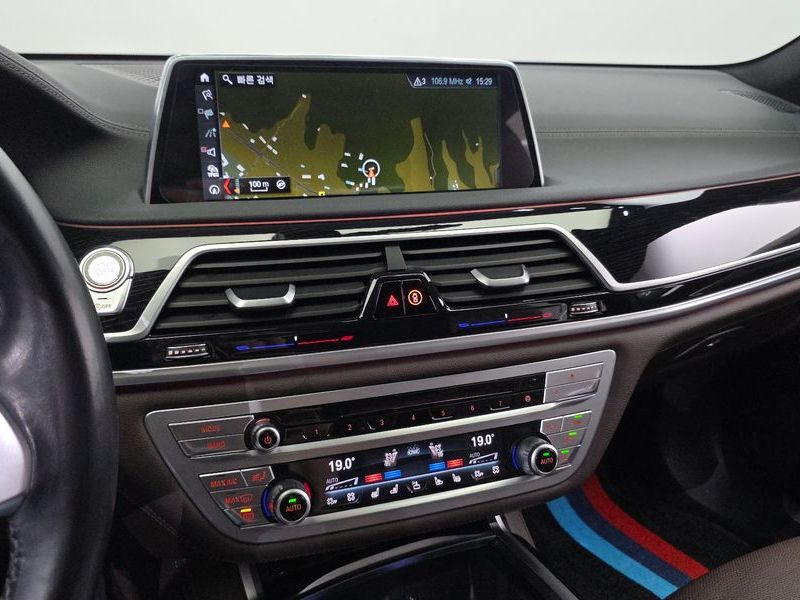 2018 BMW 7 Series 730Ld xDrive M Sport photo 14
