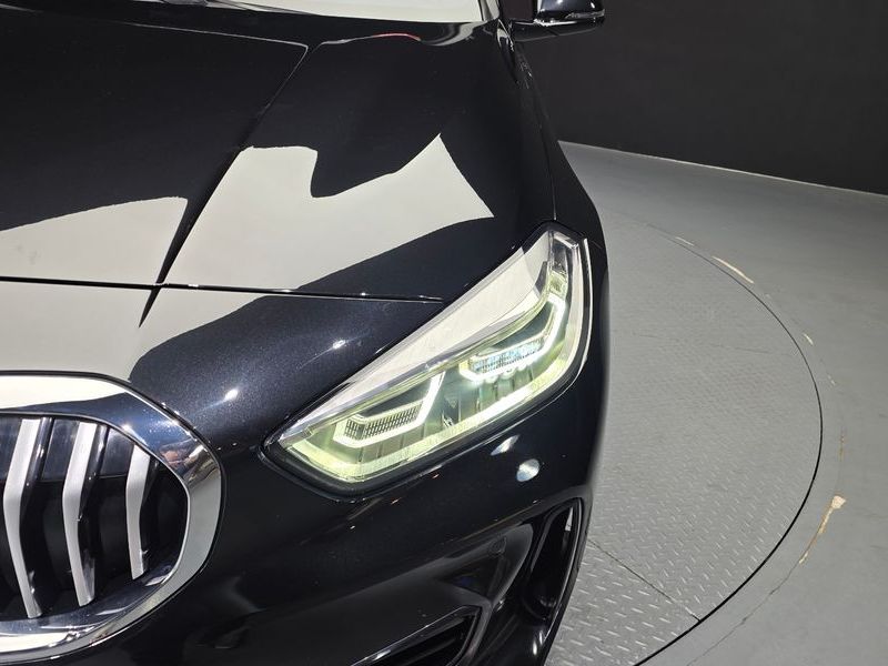 2021 BMW 1 Series 118d M Sport photo 22