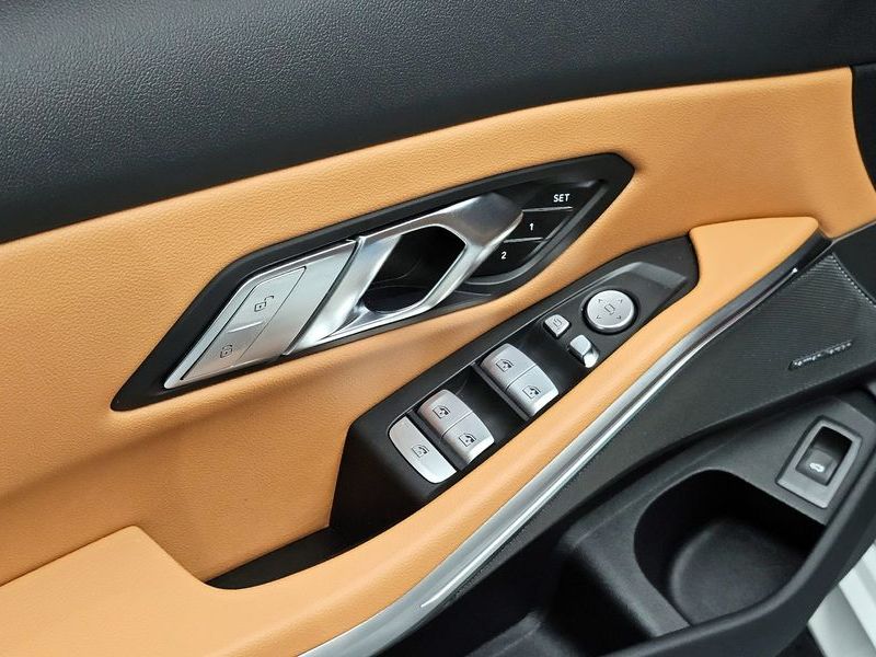 2025 BMW 3 Series 320i M Sport photo 19