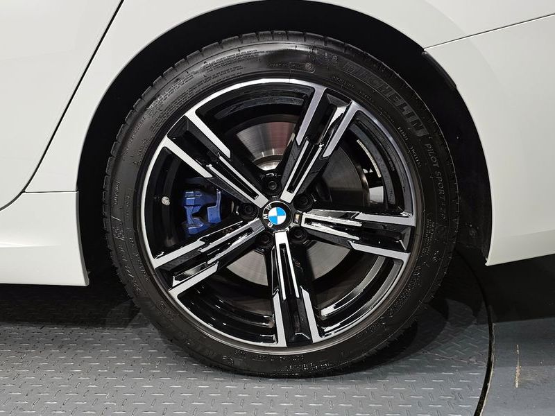 2025 BMW 3 Series 320i M Sport photo 21