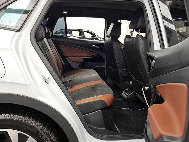 2023 Volkswagen ID.4 Pro photo 11