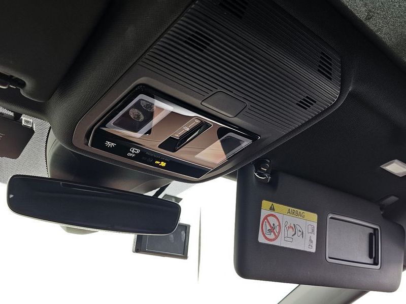 2023 Volkswagen ID.4 Pro photo 17