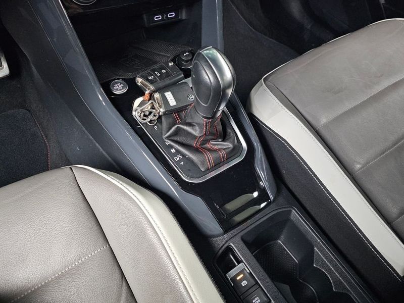 2021 Volkswagen T-Roc 2.0 TDI Premium photo 9