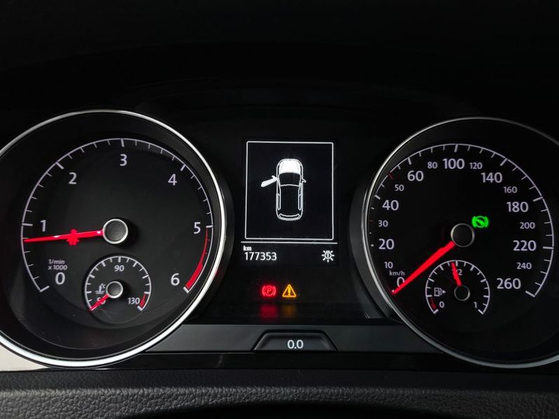 2016 Volkswagen Golf 2.0 TDI Premium photo 8