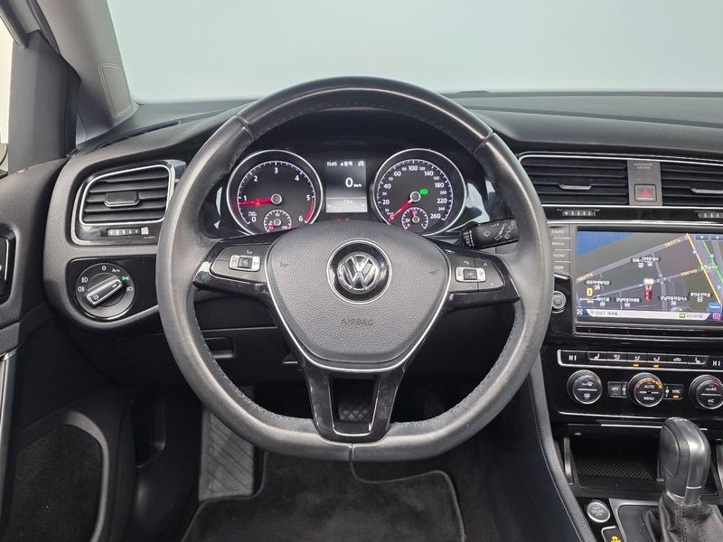 2016 Volkswagen Golf 2.0 TDI Premium photo 13