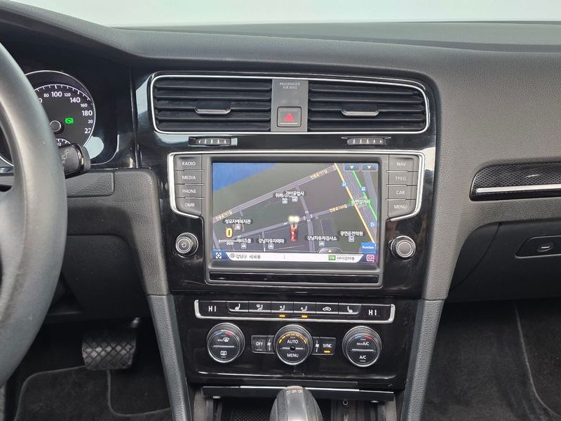 2016 Volkswagen Golf 2.0 TDI Premium photo 14