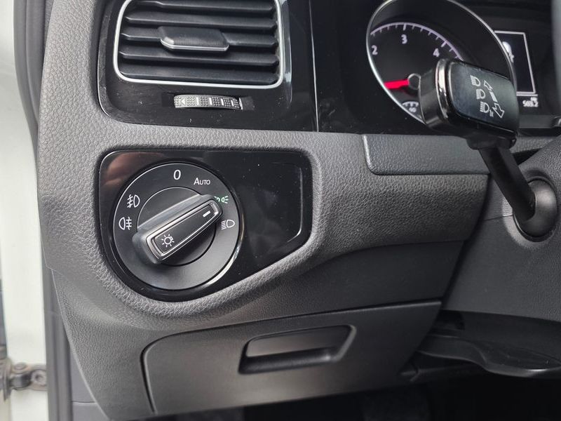 2016 Volkswagen Golf 2.0 TDI Premium photo 17