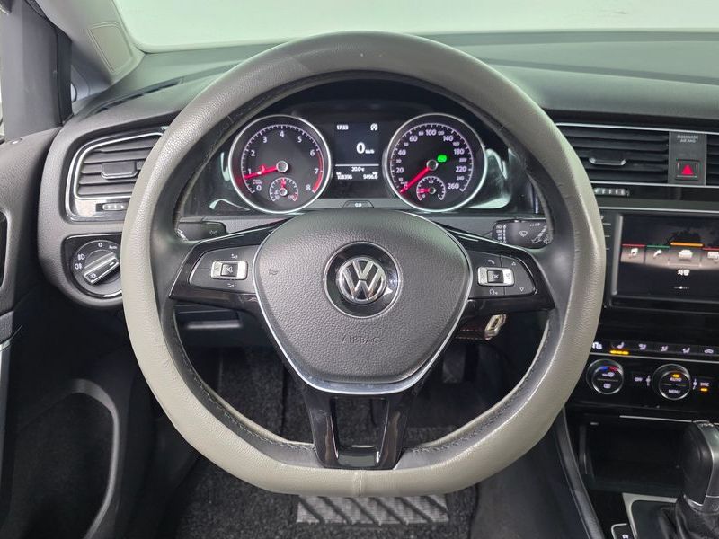 2016 Volkswagen Golf 1.4 TSI photo 13