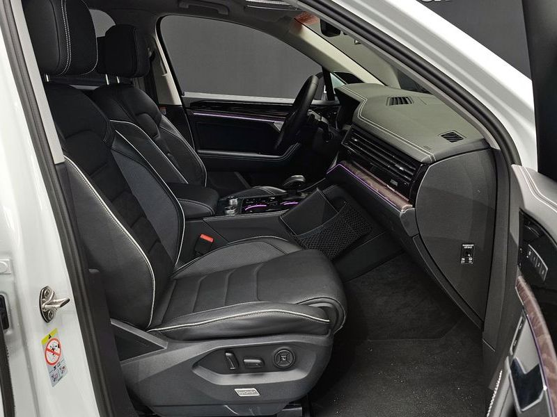 2024 Volkswagen Touareg 3.0 TDI Prestige photo 11
