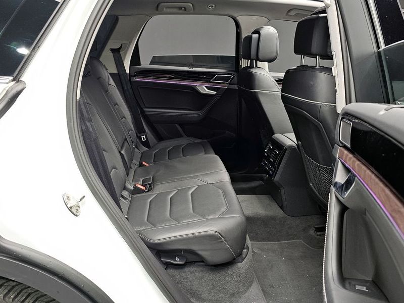 2024 Volkswagen Touareg 3.0 TDI Prestige photo 12