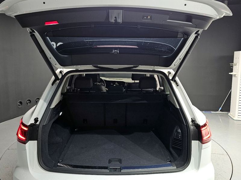 2024 Volkswagen Touareg 3.0 TDI Prestige photo 20