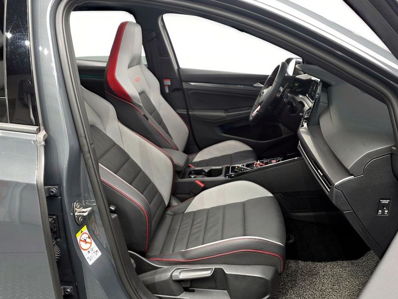 2023 Volkswagen Golf 2.0 GTI photo 11