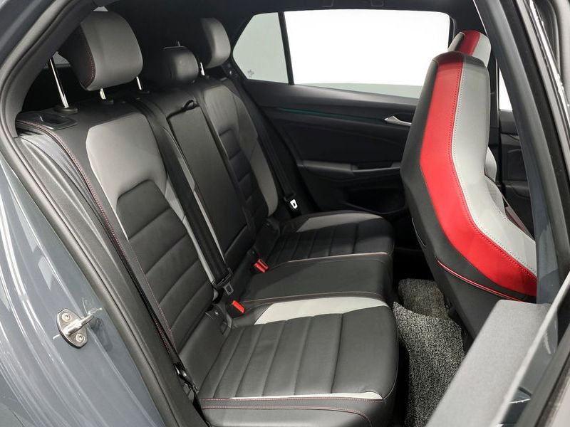 2023 Volkswagen Golf 2.0 GTI photo 12