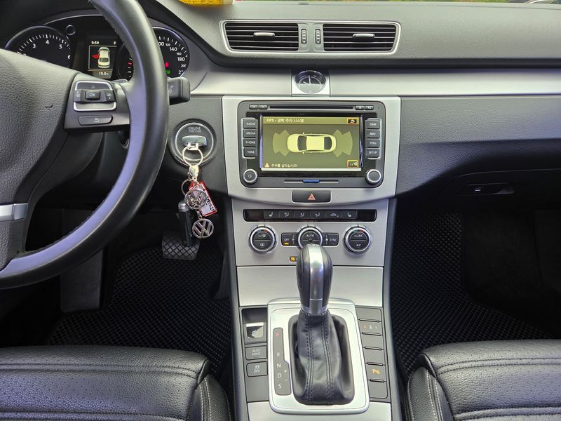 2015 Volkswagen New CC 2.0 TSI photo 8