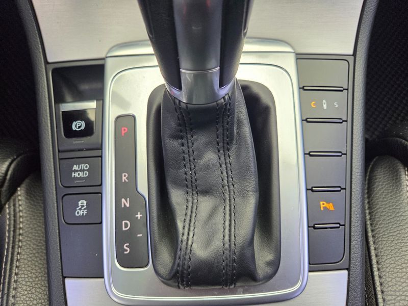 2015 Volkswagen New CC 2.0 TSI photo 10