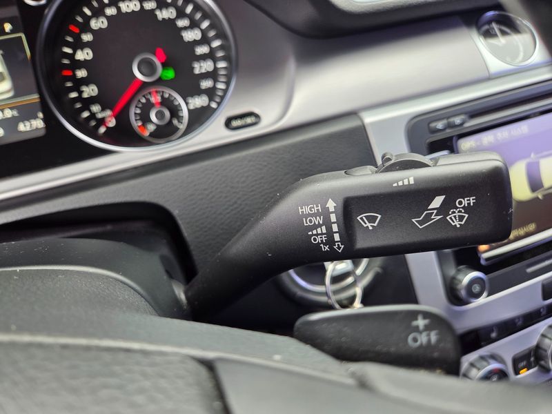 2015 Volkswagen New CC 2.0 TSI photo 17