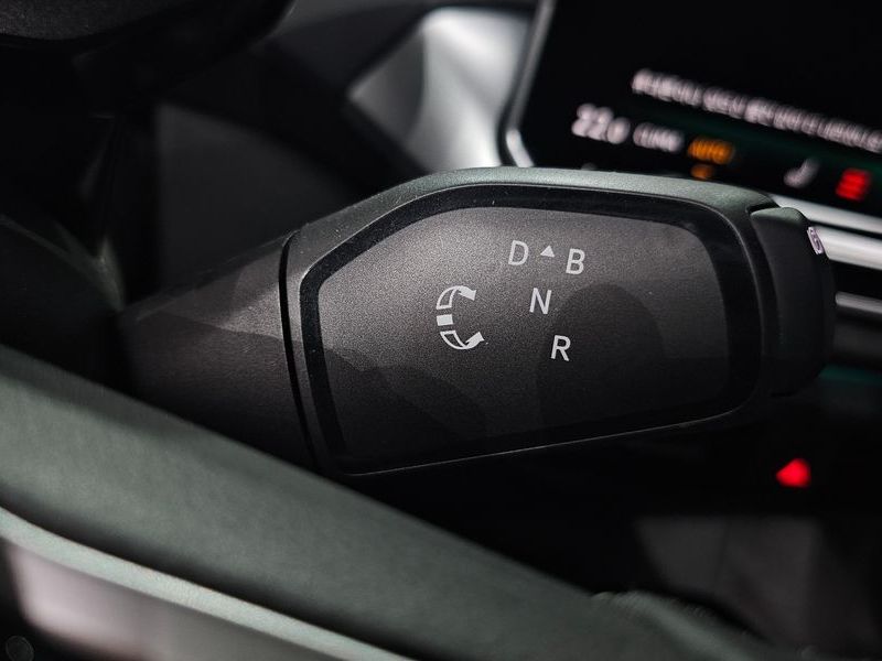 2025 Volkswagen ID.4 Pro photo 9