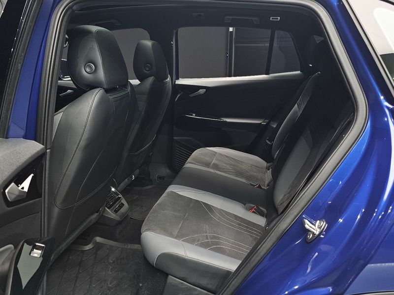 2025 Volkswagen ID.4 Pro photo 12