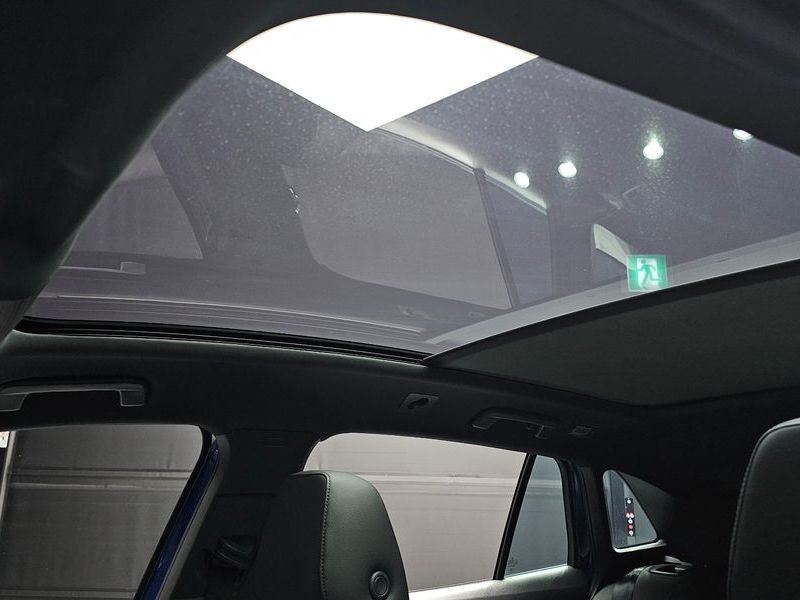 2025 Volkswagen ID.4 Pro photo 19