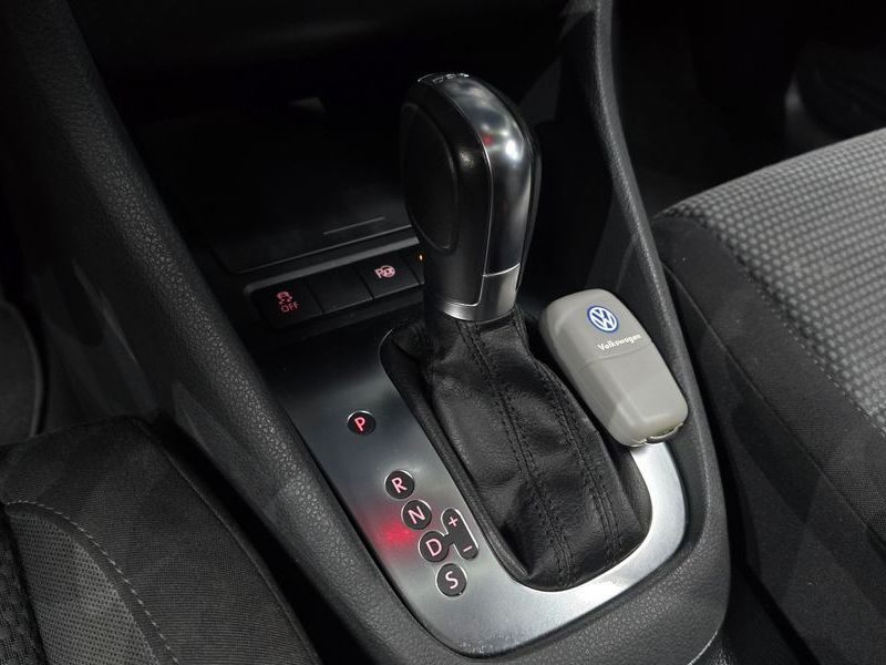 2013 Volkswagen Golf 2.0 TDI StyleEdition photo 9
