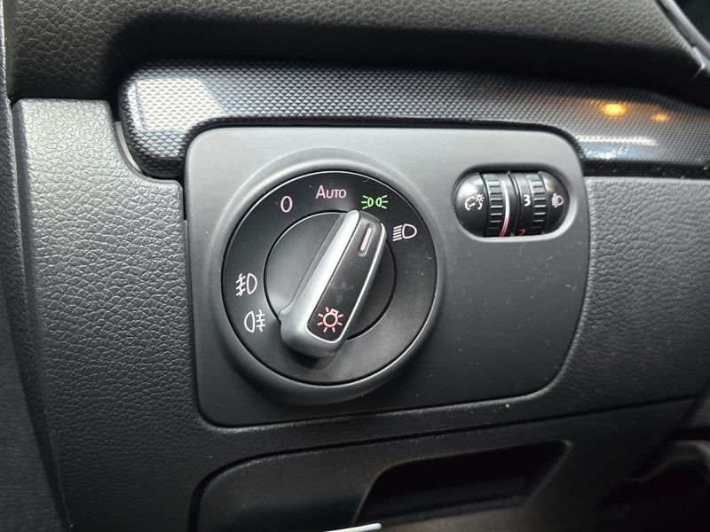 2013 Volkswagen Golf 2.0 TDI StyleEdition photo 14