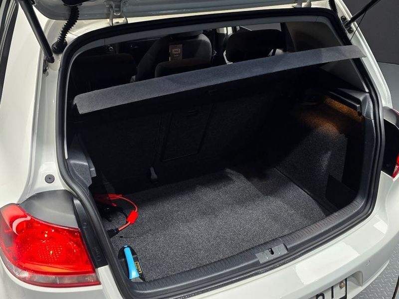 2013 Volkswagen Golf 2.0 TDI StyleEdition photo 19