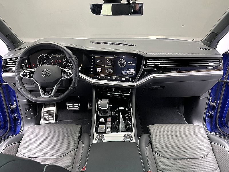 2023 Volkswagen Touareg 3.0 TDI R-Line photo 7