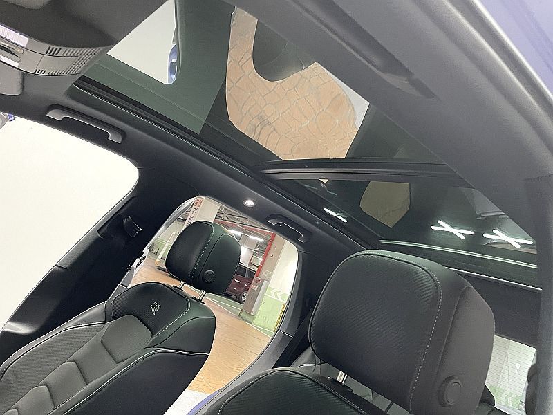 2023 Volkswagen Touareg 3.0 TDI R-Line photo 11