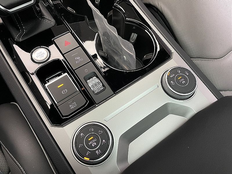 2023 Volkswagen Touareg 3.0 TDI R-Line photo 15