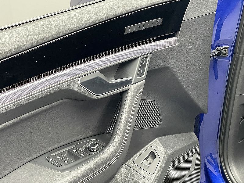 2023 Volkswagen Touareg 3.0 TDI R-Line photo 18