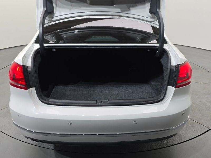 2015 Volkswagen Passat 2.0 TDI B7 photo 20