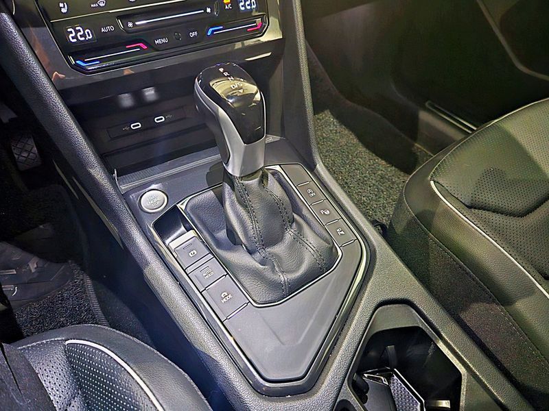 2023 Volkswagen Tiguan 2.0 TSI Prestige photo 9