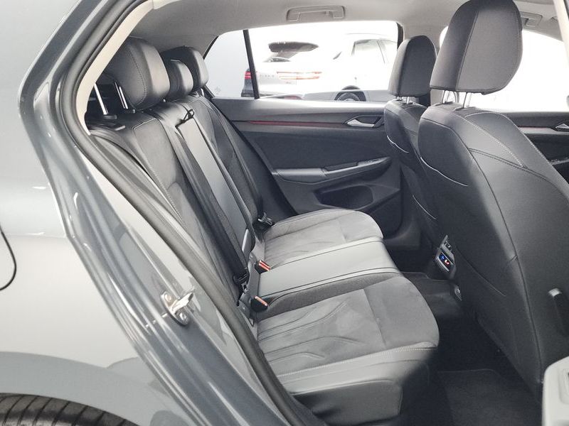 2025 Volkswagen Golf 2.0 TDI Prestige photo 12