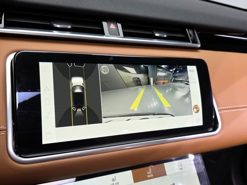 2023 Land Rover Range Rover Velar 3.0 P400 R-Dynamic HSE photo 15